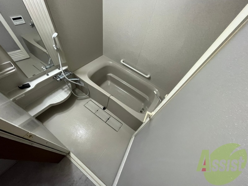 バス・シャワールーム　お風呂になります。一日の疲れを癒してくださいね。