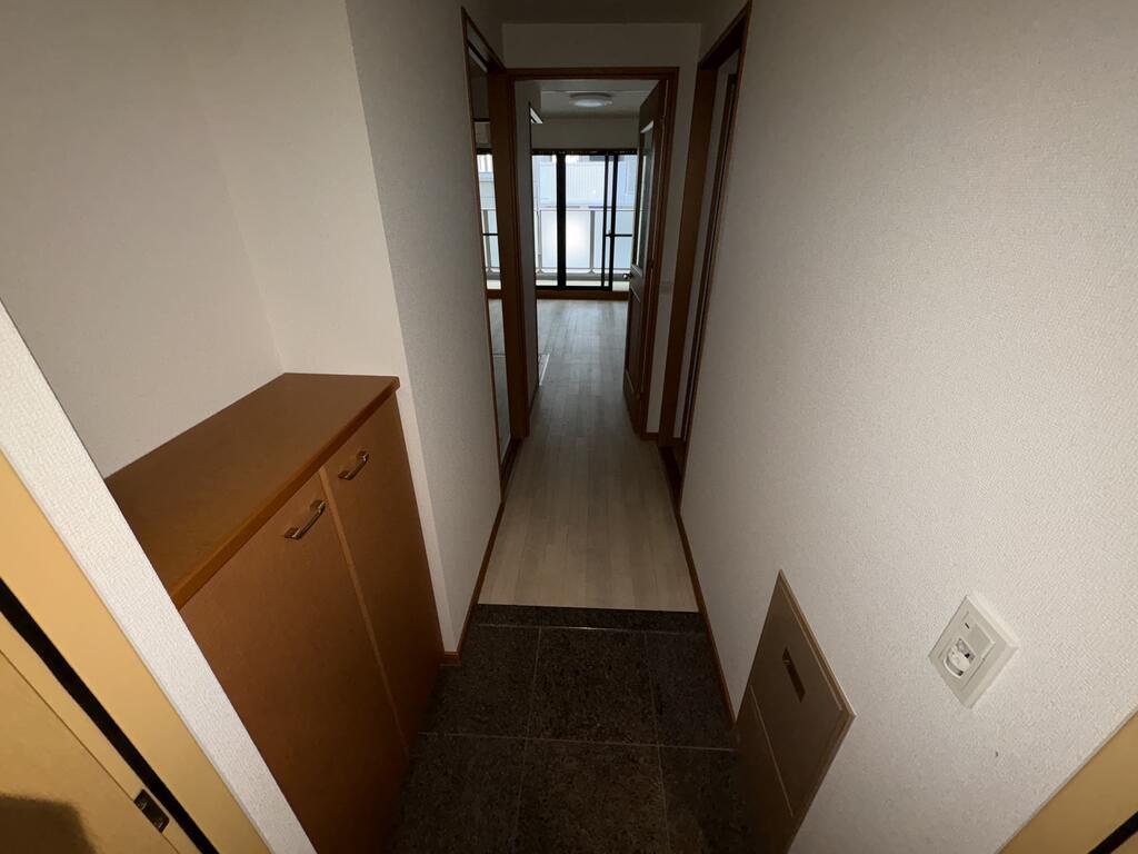R-COURT泉の玄関写真