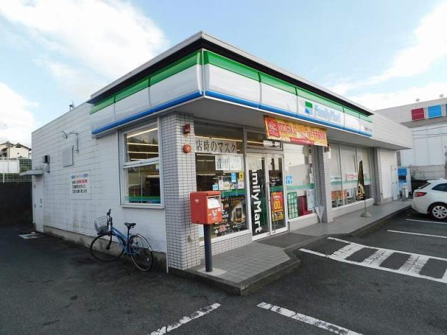 コンビニ　ファミリーマート（コンビニ）まで508m
