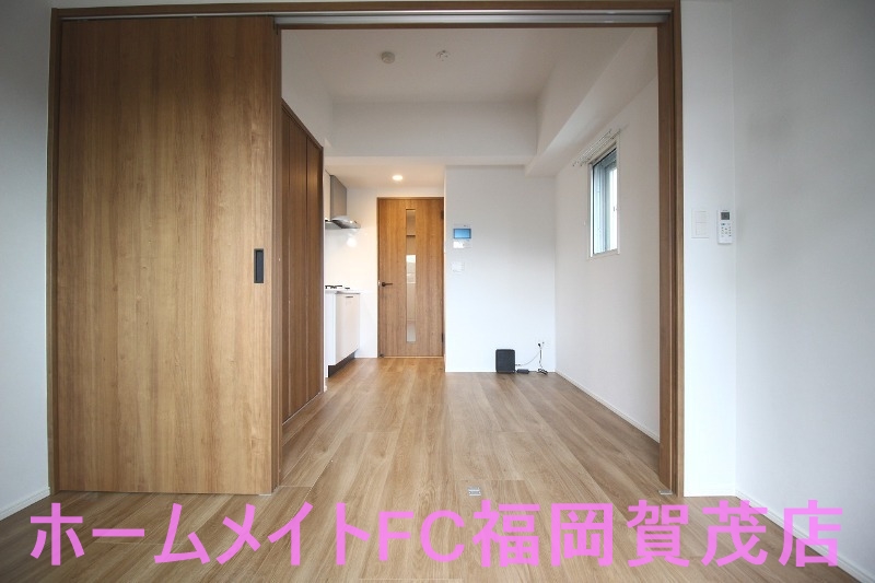 ＪＲ筑肥線 九大学研都市駅 徒歩10分 8階建 築5年の居間写真