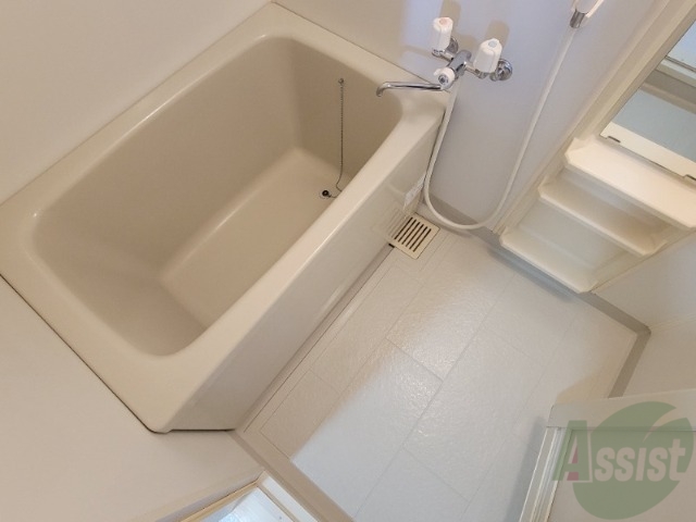 バス・シャワールーム　ゆったりくつろげる広さのあるお風呂となっております