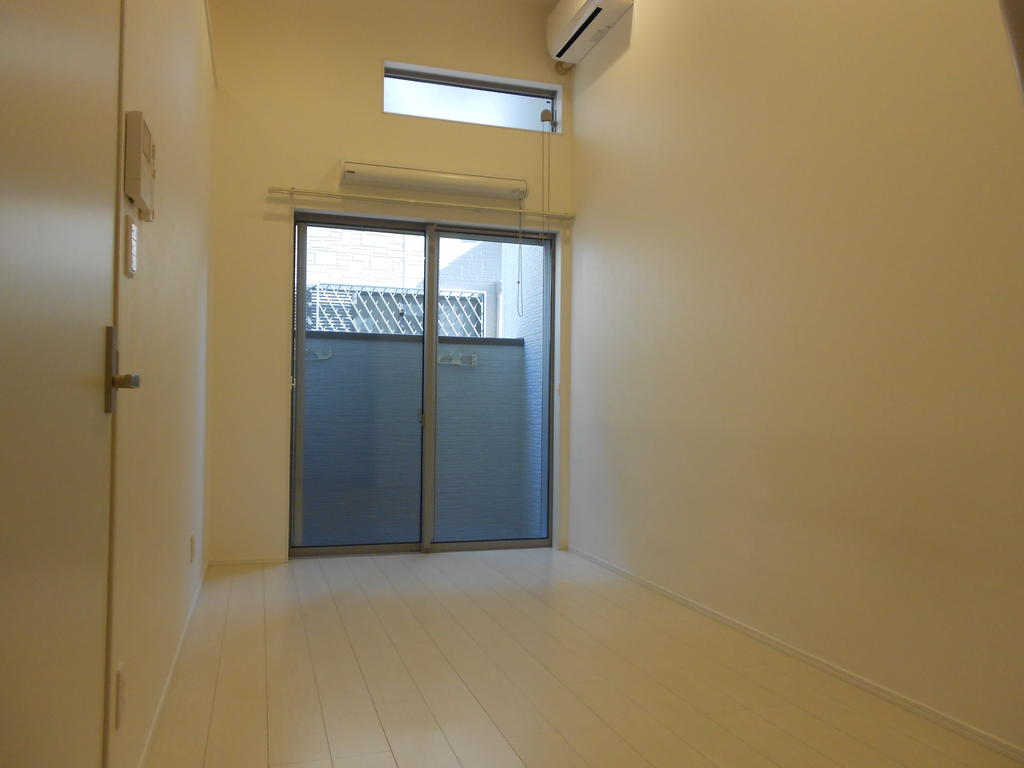 居室・リビング　※同モデル・同タイプの写真を使用