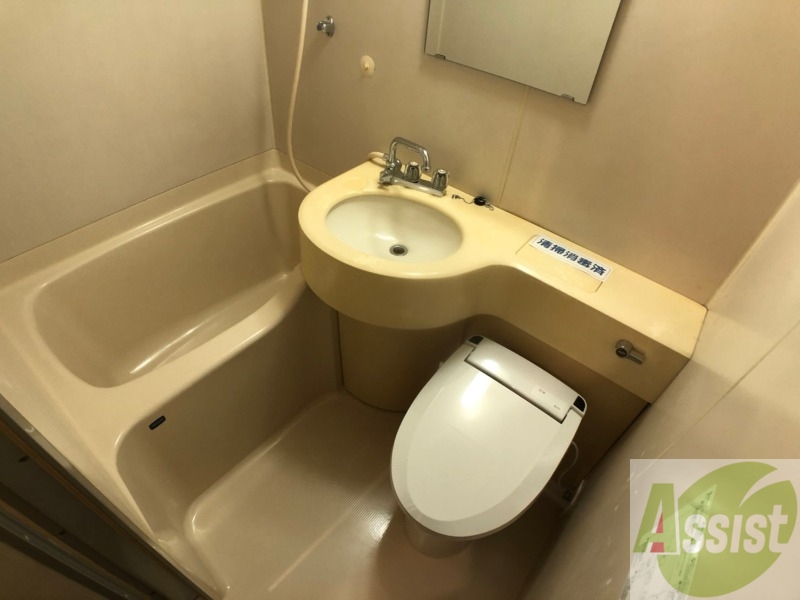 バス・シャワールーム　ユニットバスです。疲れを癒すのに欠かせませんね！