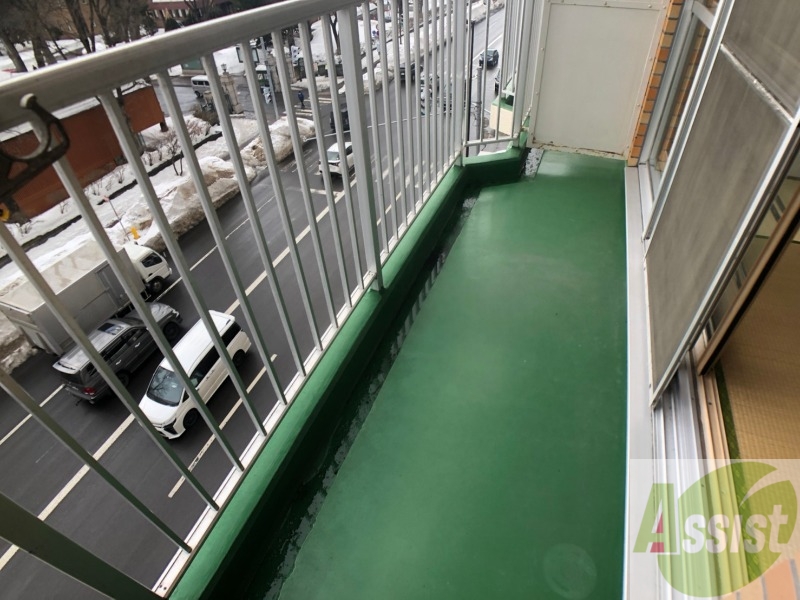 バルコニー　バルコニーです。洗濯物を干したり一息ついたりできますね！