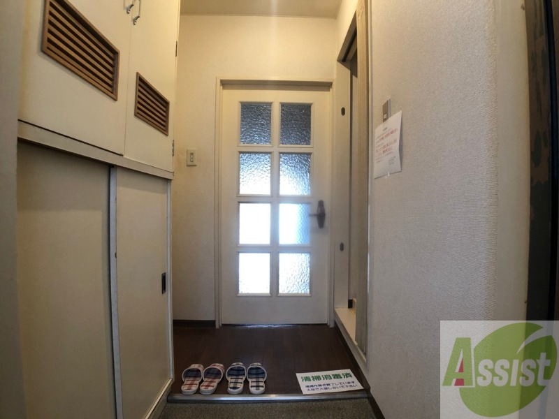 玄関　玄関です。白を基調としていて清潔感があります！