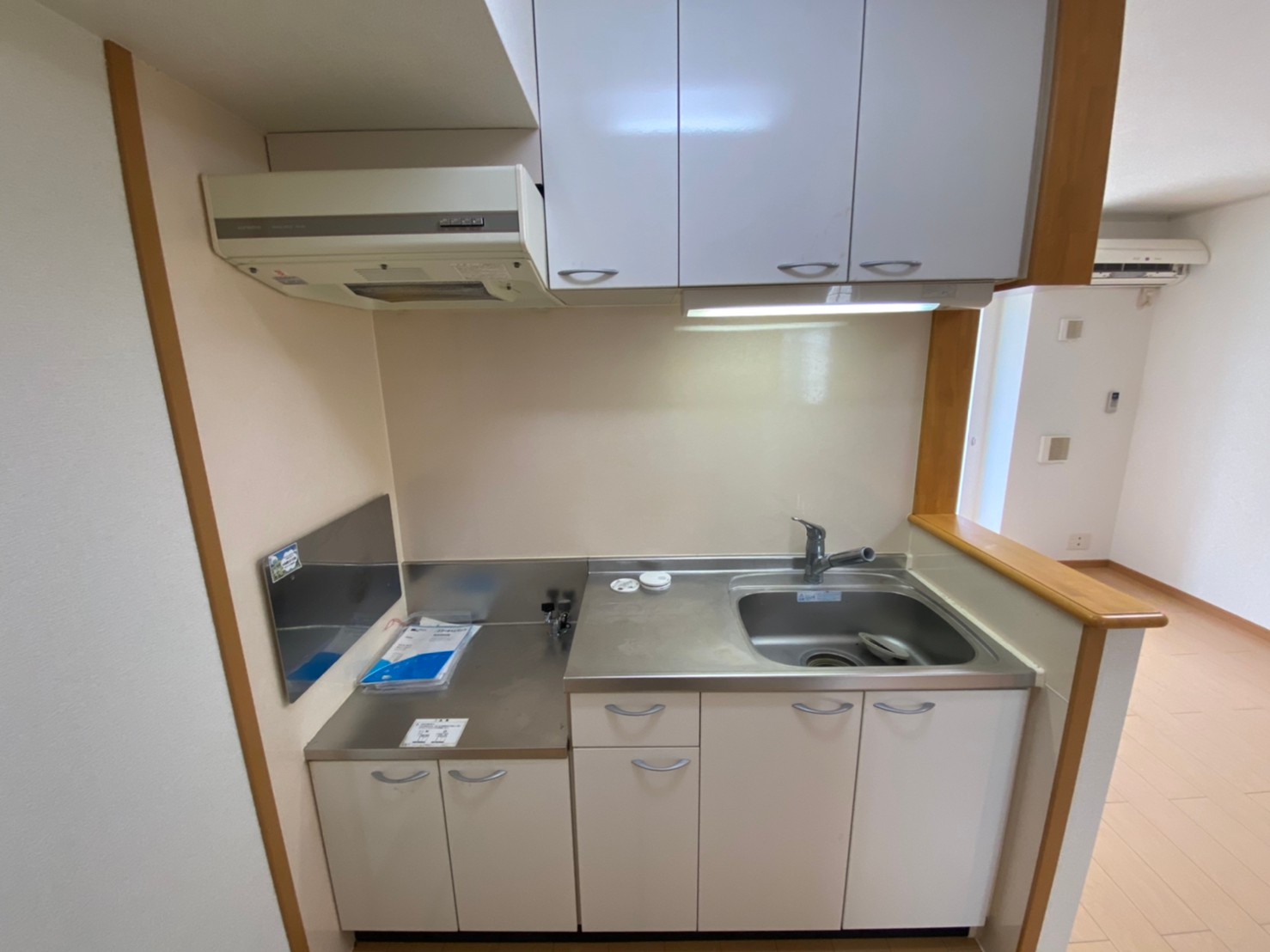 キッチン　同建物別号室　嬉しい！カウンターキッチンで！お料理楽しい♪