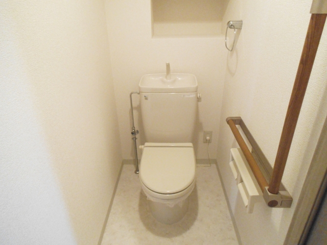 トイレ　清潔感のあるおトイレです