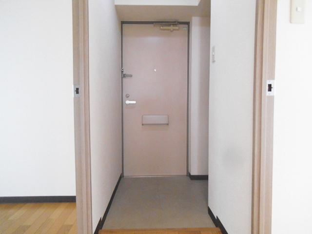 玄関　収納付きの玄関でスッキリ使えます