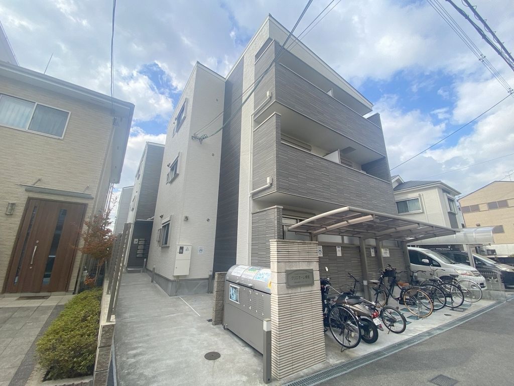 建物外観　駐車場