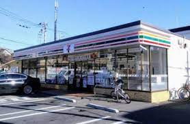 コンビニ　セブンイレブン横浜新吉田東1丁目店（コンビニ）まで85m
