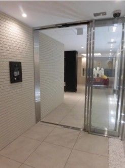 セキュリティ　エントランス