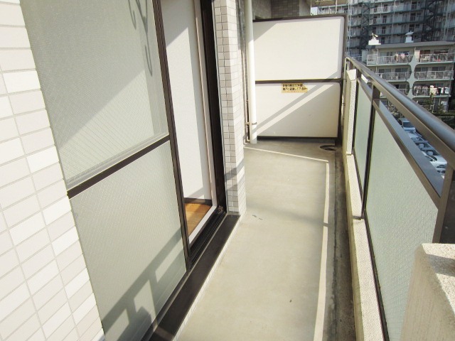 バルコニー　※別号室の参考写真です。