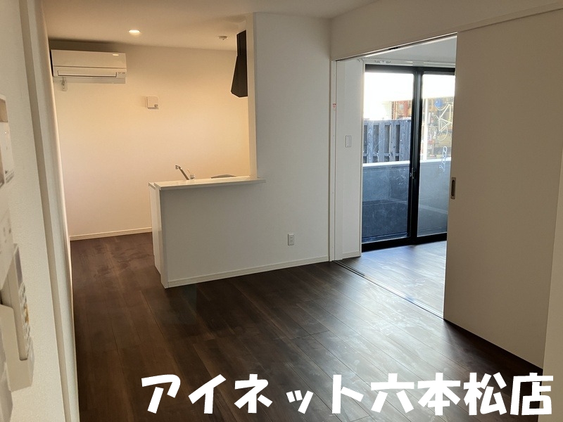 居室・リビング　広々としていいですね。