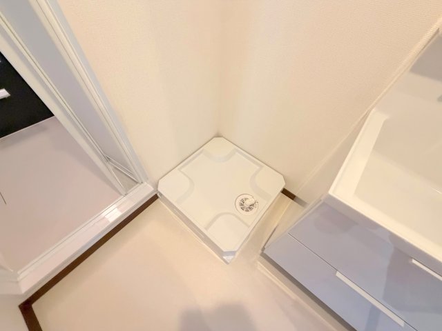 その他設備　嬉しい室内洗濯機置場。これで洗濯機も長持ちしますね。