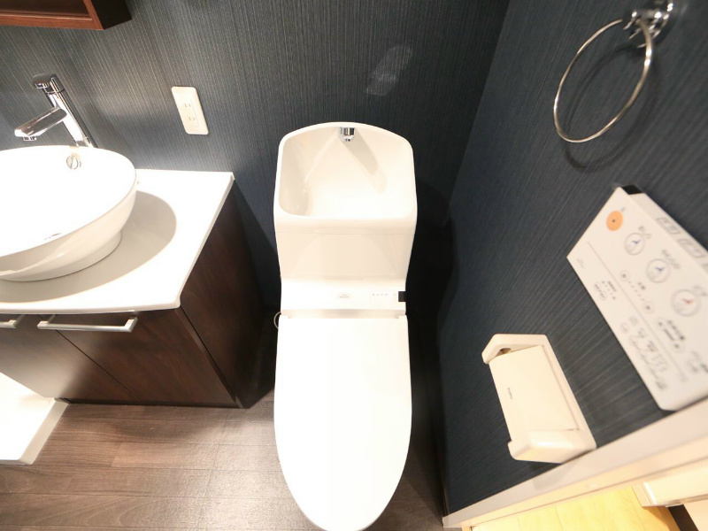 トイレ　温水洗浄暖房便座付トイレ