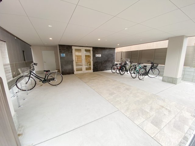 その他共有部分　自転車はこちらに置けます