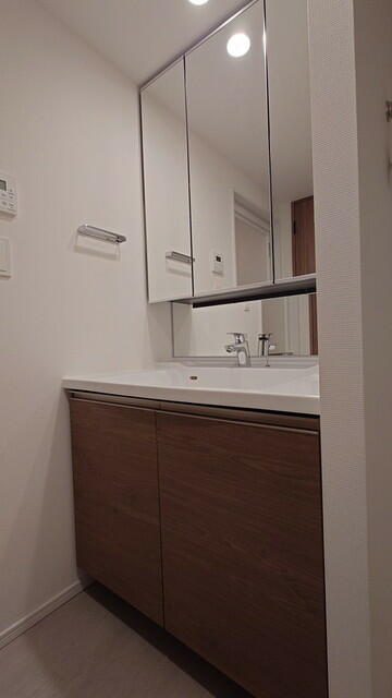 洗面設備　※写真は同タイプ住戸です。