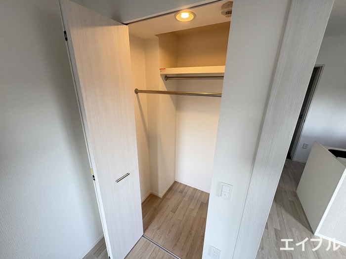 収納　同じ部屋タイプの別部屋の写真です。現況と異なる場合は現況を優