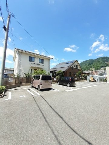 駐車場　駐車場に車を止められます