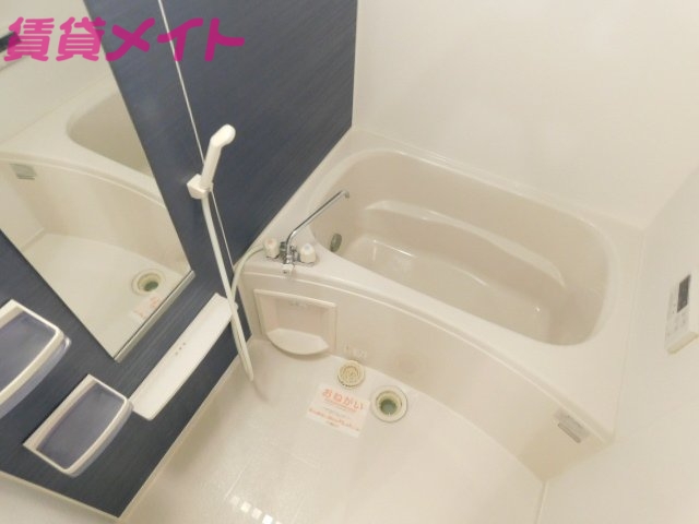 バス・シャワールーム　同物件別部屋の写真