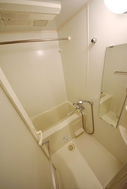 バス・シャワールーム　写真は同タイプ住居です。
