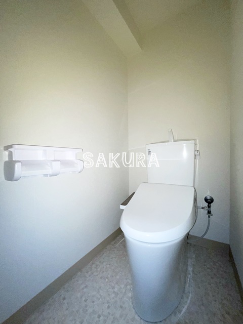 トイレ　落ち着いた色調のトイレです♪