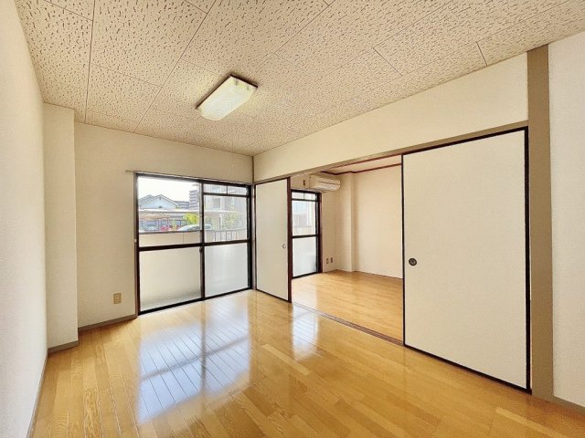 西鉄天神大牟田線 櫛原駅 徒歩18分 3階建 築37年の居間写真