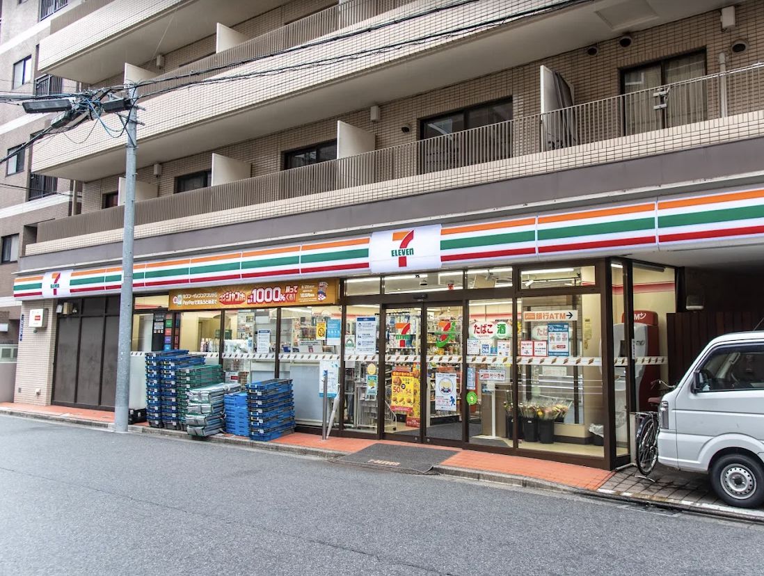 コンビニ　セブン-イレブン 港区麻布十番３丁目店（コンビニ）まで44m