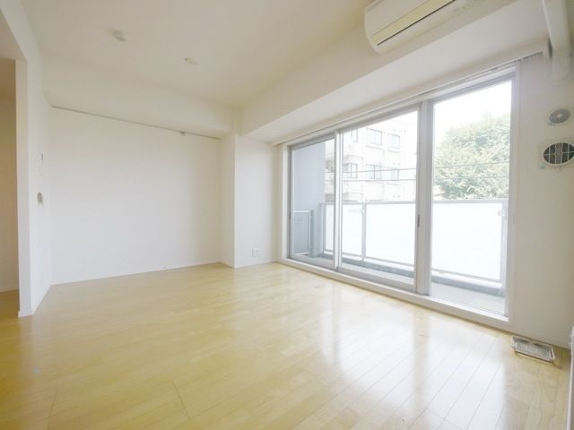 パークアクシス板橋本町弐番館の居間写真