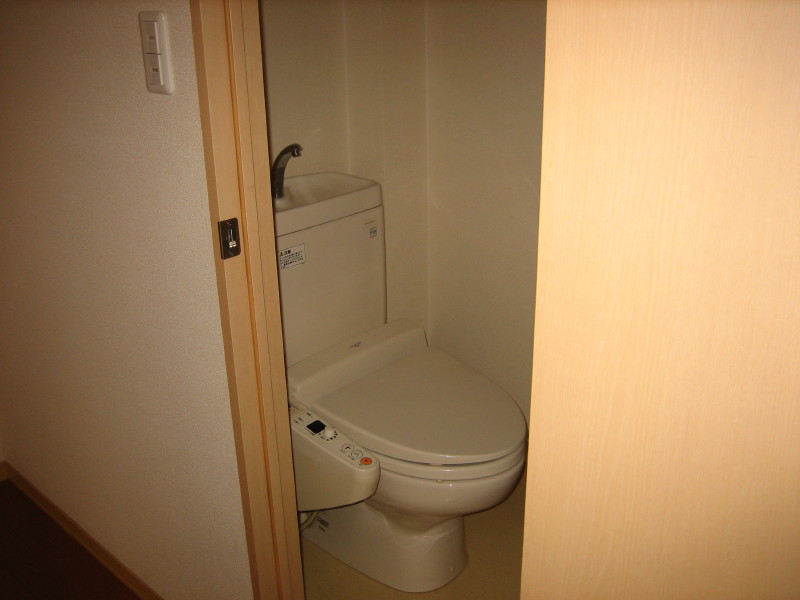 トイレ　ウォシュレット付き！