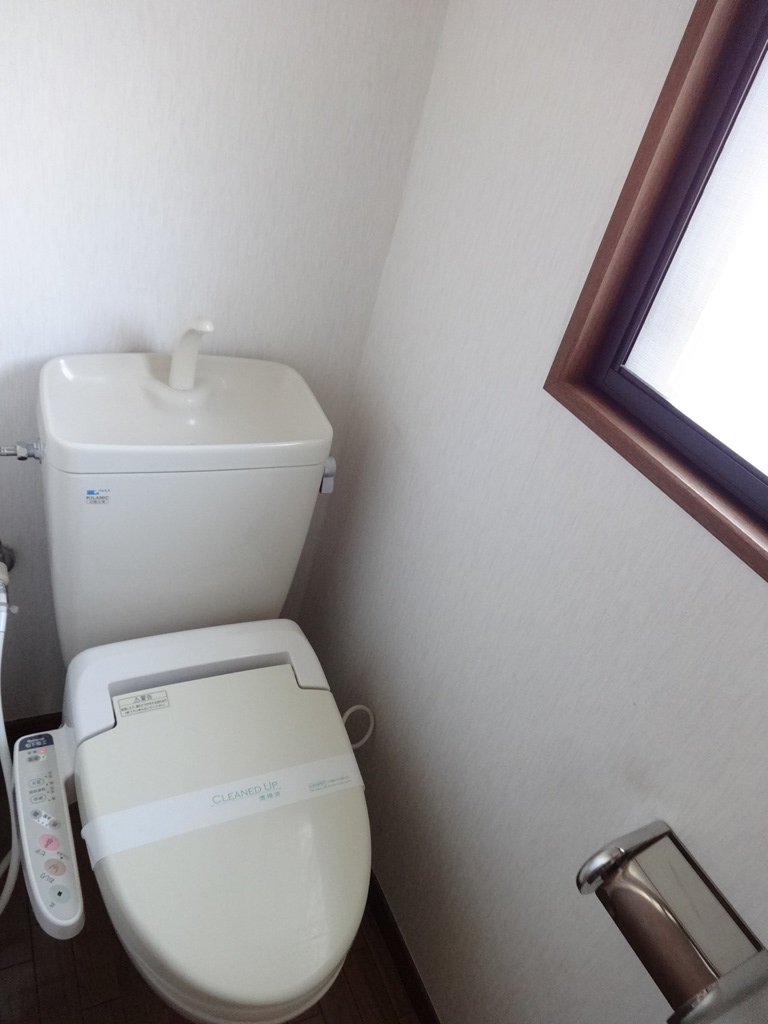 トイレ　バストイレ別です