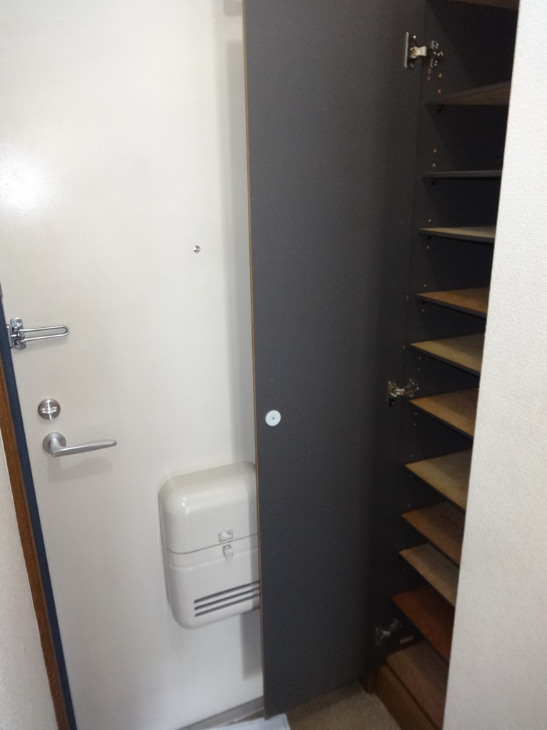 玄関　シューズボックスがあります