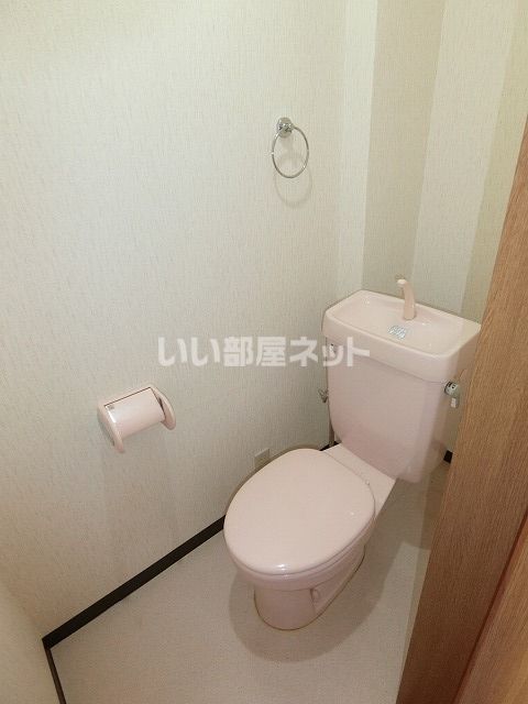 【メゾンサイプレスのトイレ】
