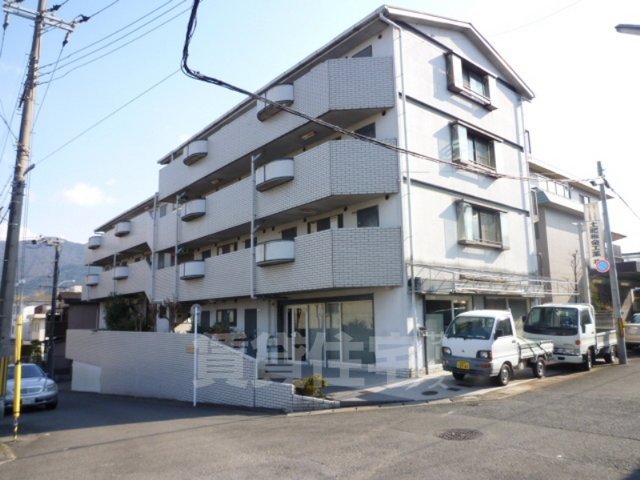 京都市山科区勧修寺福岡町のマンションの建物外観