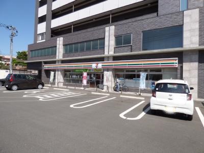 【北九州市小倉北区中井のマンションのコンビニ】