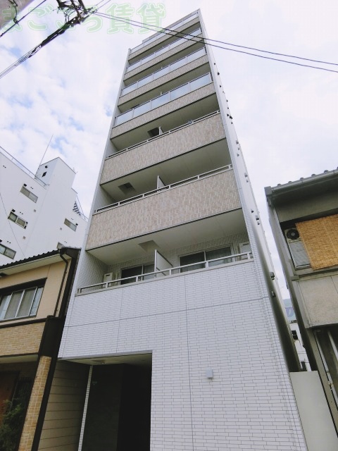 大阪市港区八幡屋のマンションの建物外観