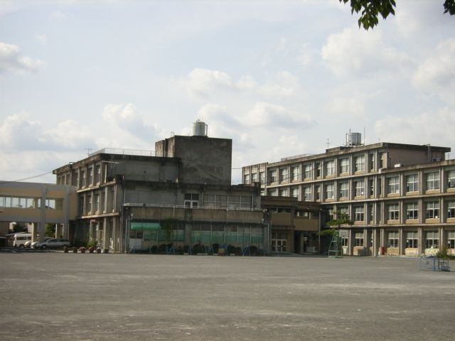 【ファイン・メゾンIIの小学校】