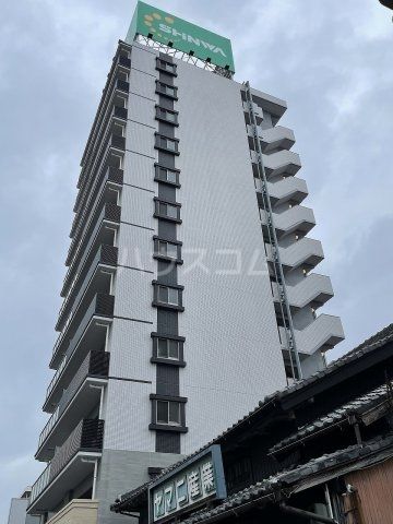 【名古屋市西区名西のマンションの建物外観】