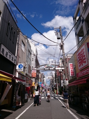 【川崎市中原区丸子通のマンションのショッピングセンター】