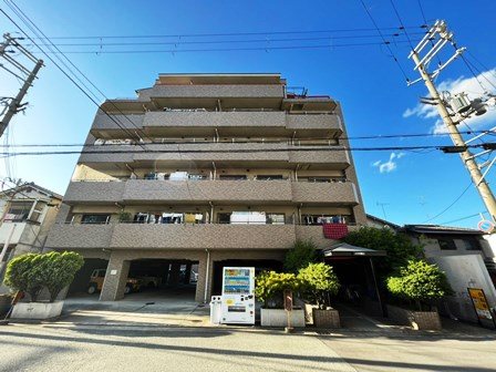 尼崎市杭瀬北新町のマンションの建物外観