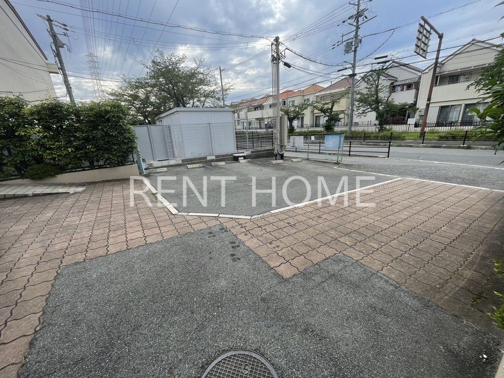 駐車場　庭