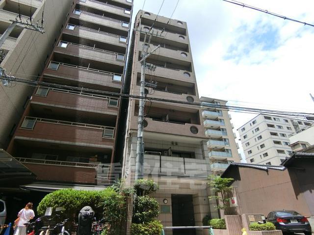 【京都市中京区下妙覚寺町のマンションの建物外観】