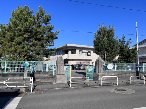 【八代市長田町のアパートの小学校】