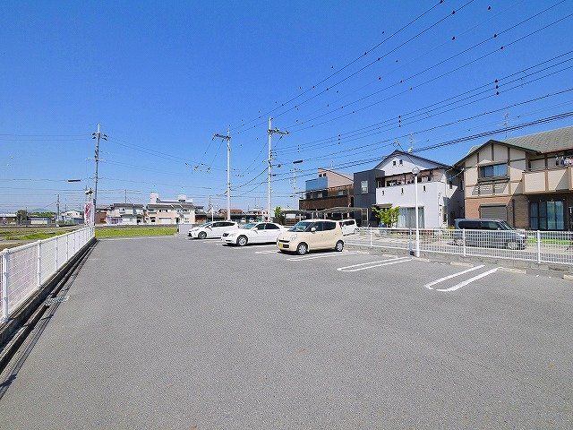 【磯城郡田原本町大字千代のアパートの駐車場】