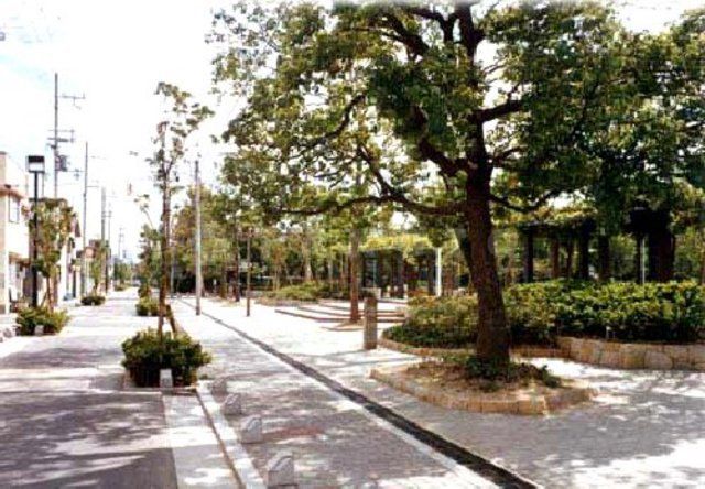 【URBANLINK森小路駅前の公園】