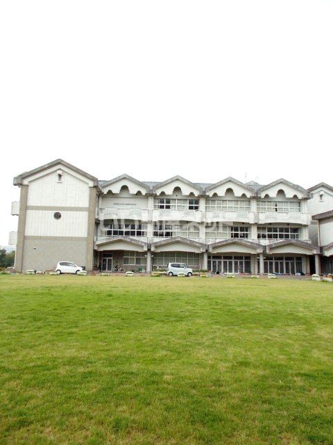 中学校　鳴北中学校（中学校）まで2643m