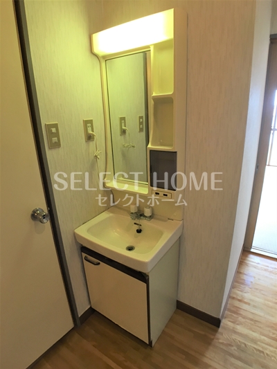 洗面設備　使いやすい独立洗面台です