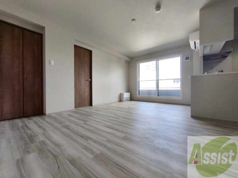 居室・リビング　エアコン付きで快適なリビングになっております！