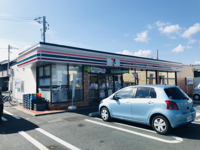 コンビニ　セブンイレブン（コンビニ）まで411m