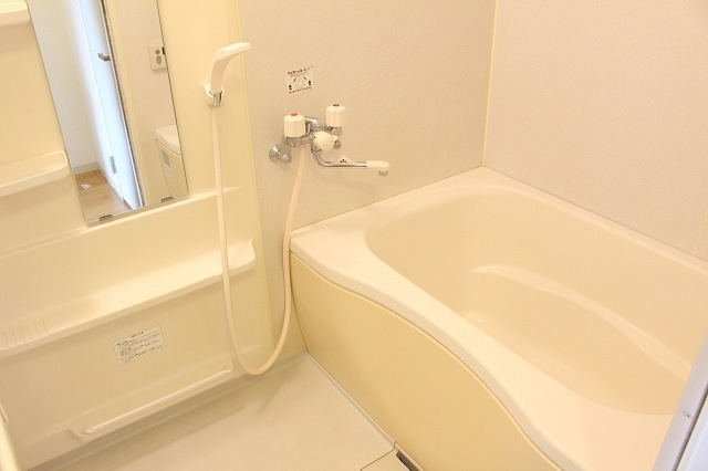 バス・シャワールーム　追焚機能付きのバスルーム♪